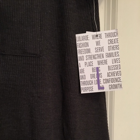 Lularoe Carly large - Picture 2 of 2